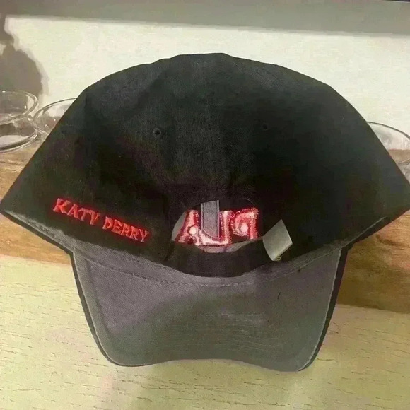 Katy Perry PLAY Las Vegas Show adjustable baseball cap black embroidered - Picture 2 of 3